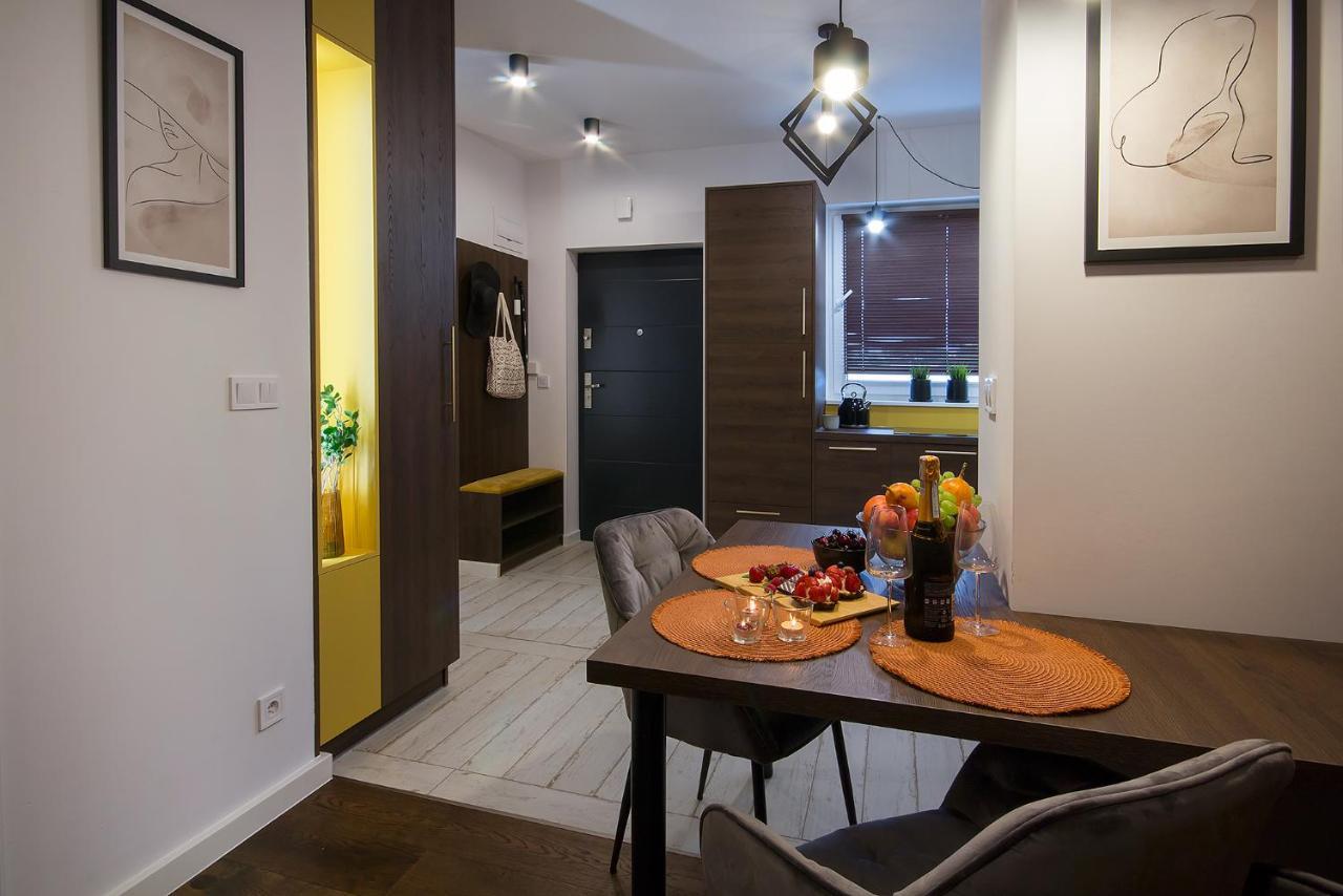 W&K Apartments - Desire Suite - Faktura Vat, Parking コシャリン エクステリア 写真