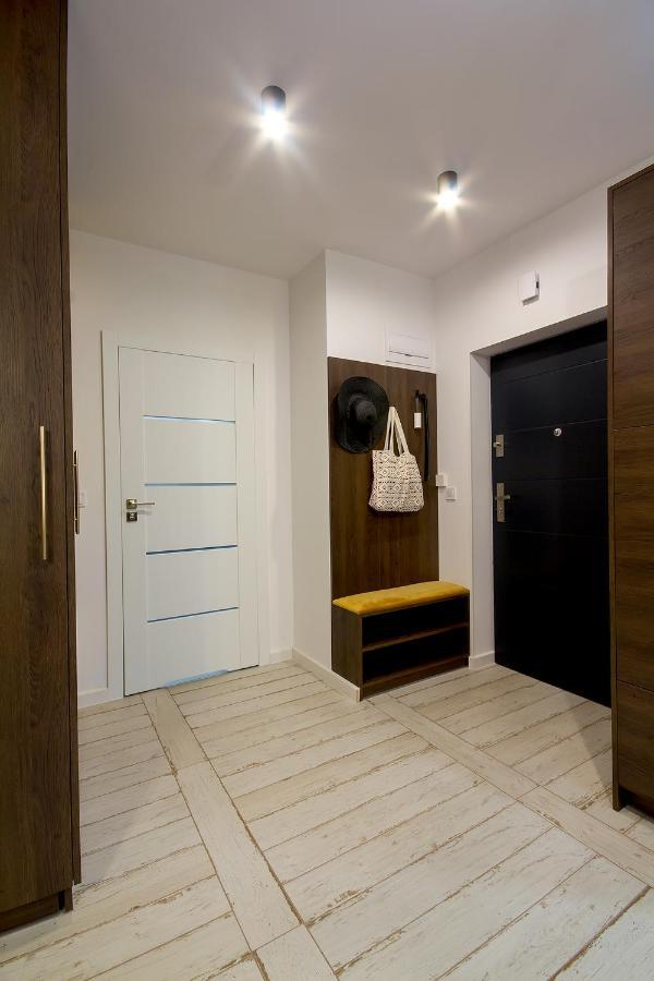 W&K Apartments - Desire Suite - Faktura Vat, Parking コシャリン エクステリア 写真
